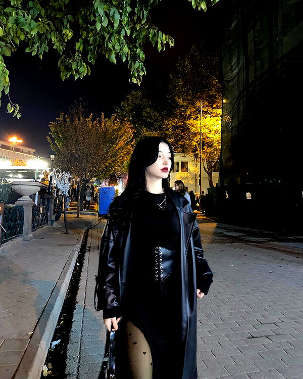 madamist_ instagram image archive image