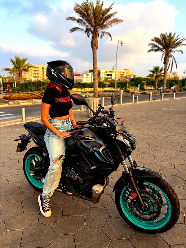 shanidahan7 instagram image archive image