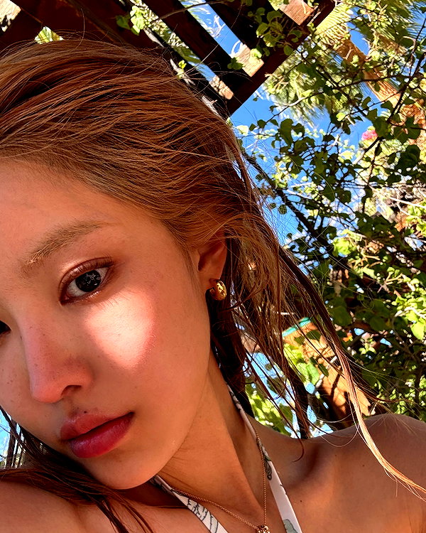 daxbin instagram image archive image