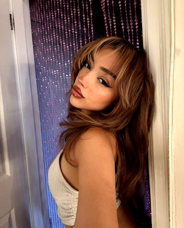 v.qx instagram image archive image