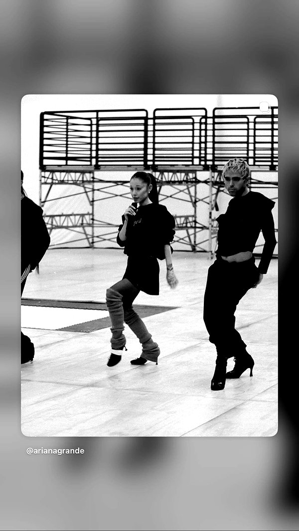 arianagrande instagram image archive image