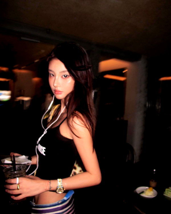 ll.lu1s instagram image archive image
