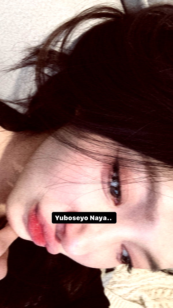 Archived image from @heroineseen on Instagram