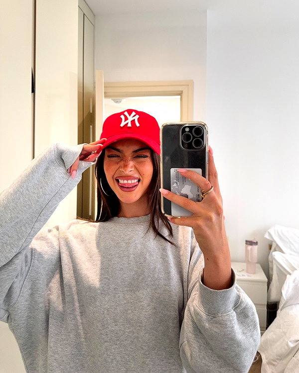 oliviaphillipps instagram image archive image