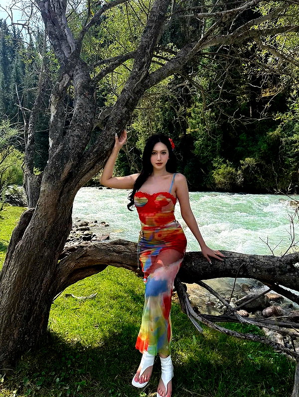 lyhythuedoxinh instagram image archive image