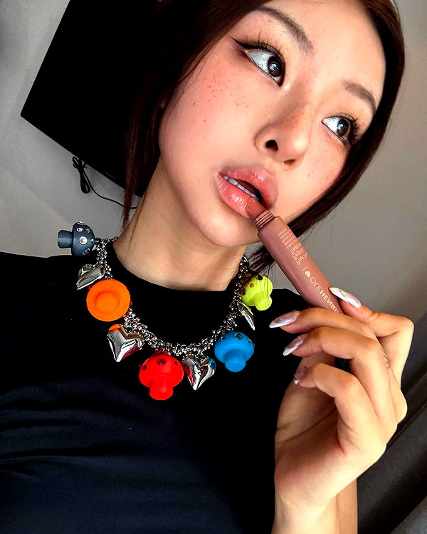 ll.lu1s instagram image archive image
