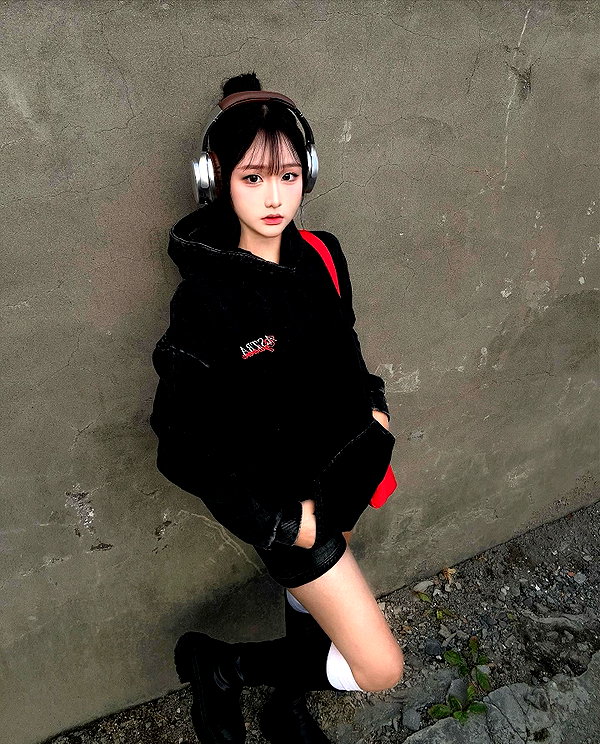 lai_931201 instagram image archive image