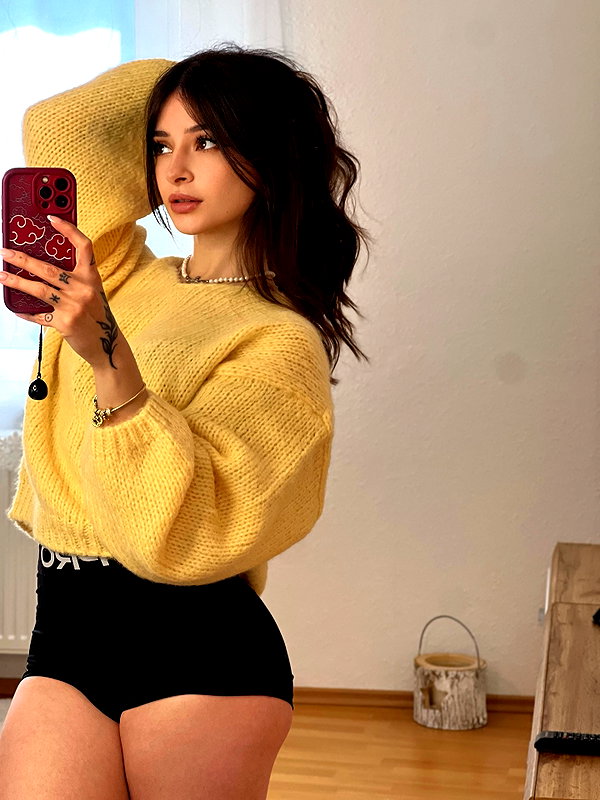 cata.leyah instagram image archive image