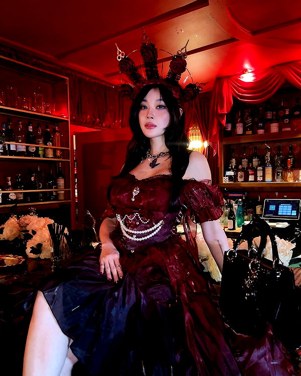 emily.ghoul instagram image archive image