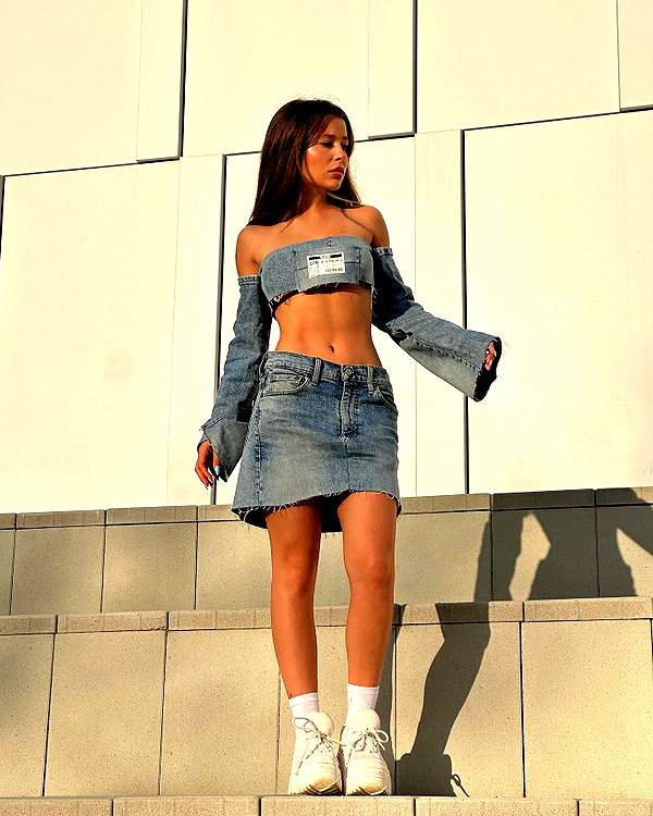 enikeeva_aliya instagram image archive image