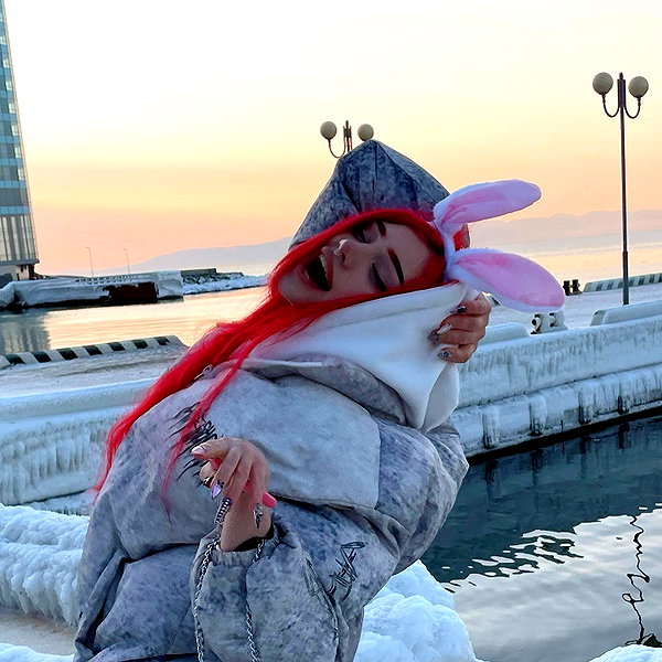 vik4au instagram image archive image
