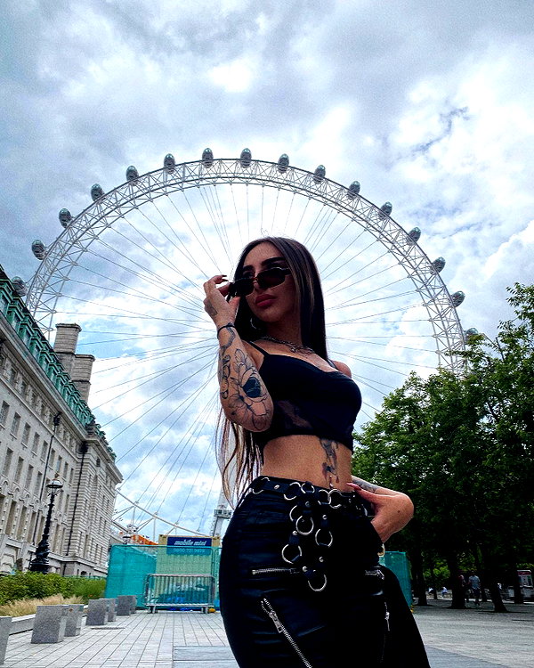 karin_orhov instagram image archive image