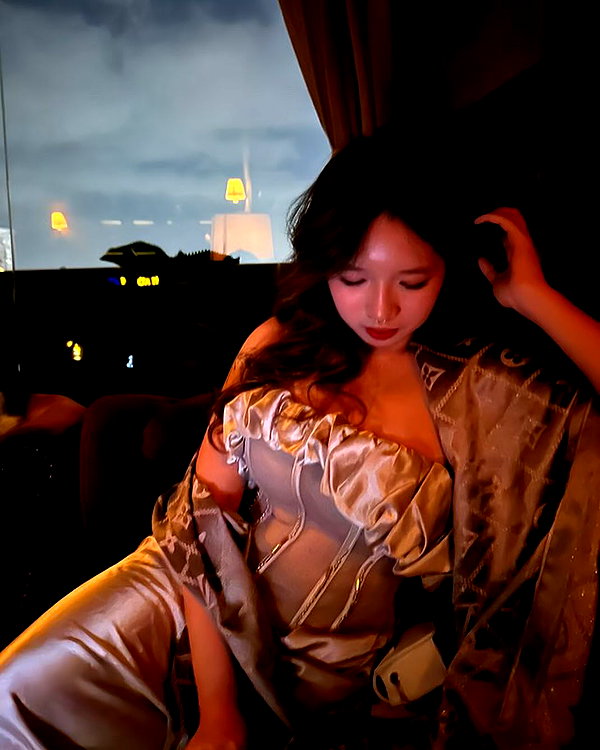 lyhythuedoxinh instagram image archive image