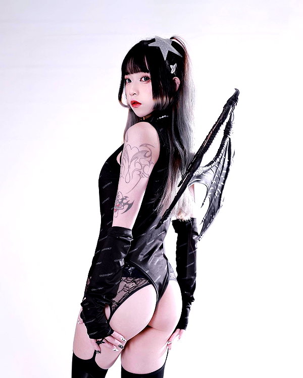 nixqq.425_ instagram image archive image