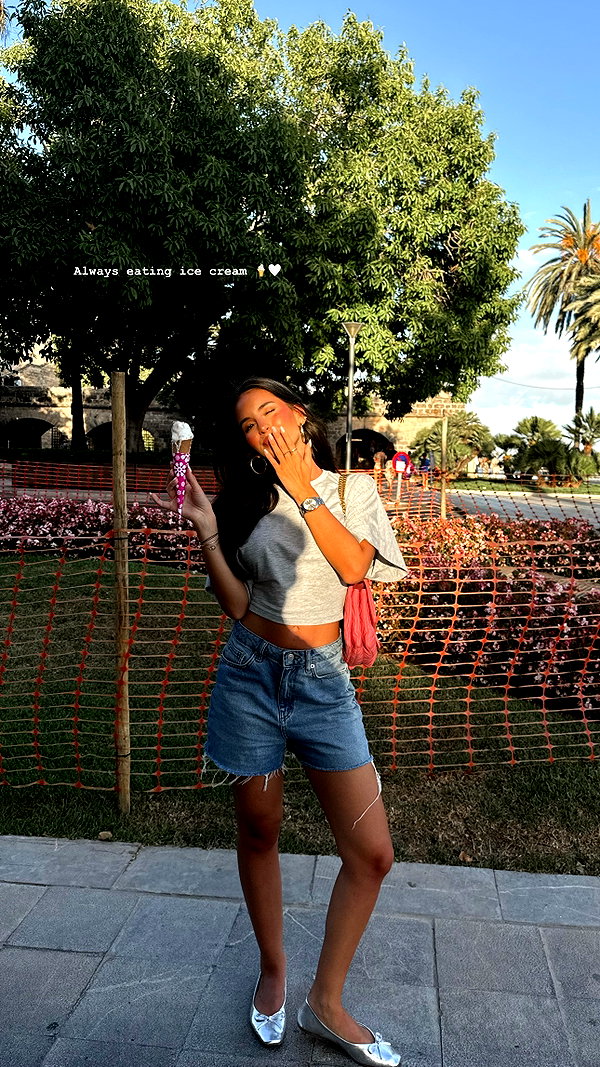 zoeliss instagram image archive image
