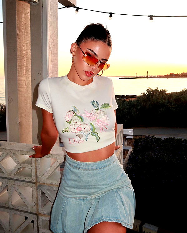 leahhalton instagram image archive image