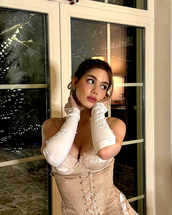 anna.utka22 instagram image archive image
