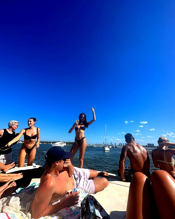 oliviaphillipps instagram image archive image