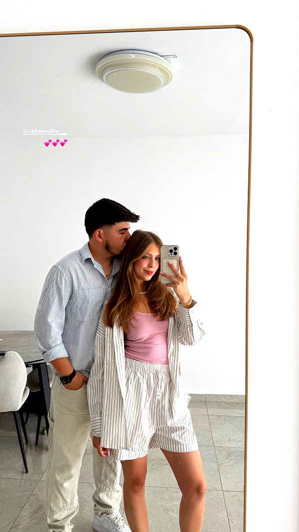 mishel_d_ instagram image archive image