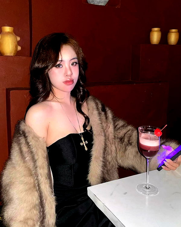 lyhythuedoxinh instagram image archive image