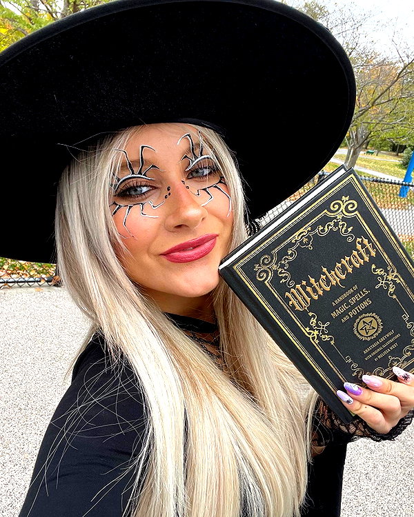 ellianawalmsley instagram image archive image