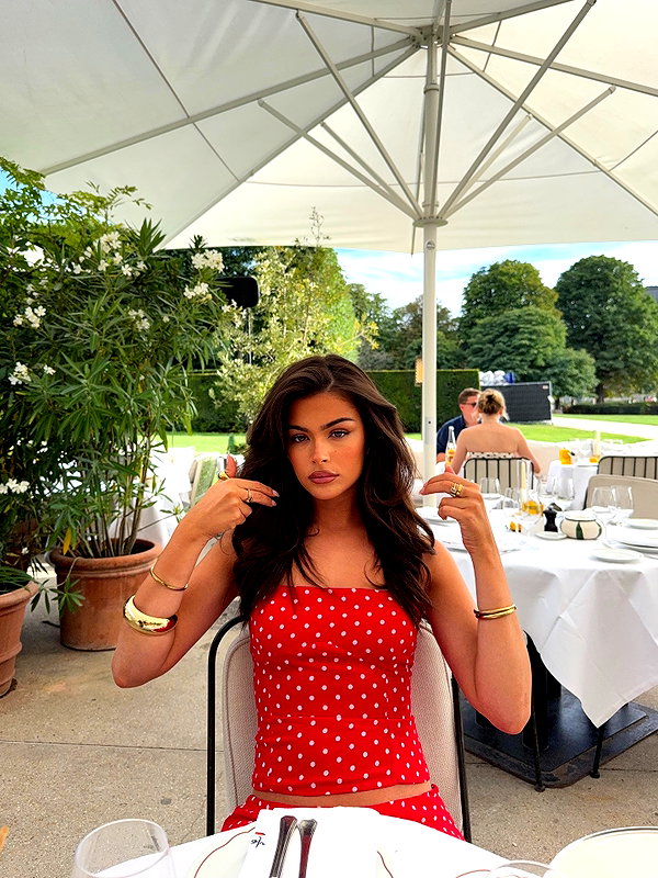 oliviaphillipps instagram image archive image