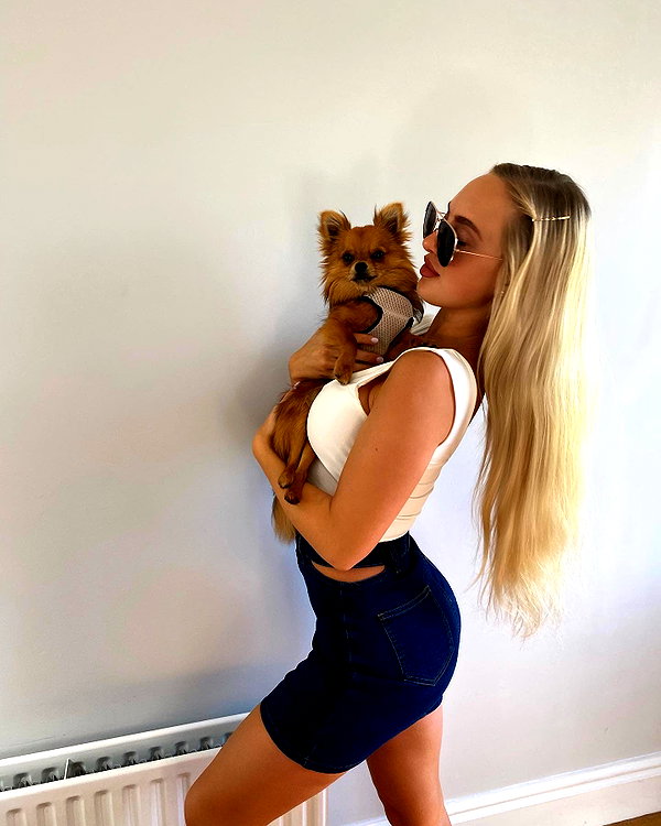 rhiannonbluee instagram image archive image