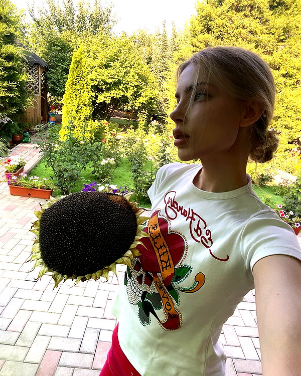 anya4everr instagram image archive image