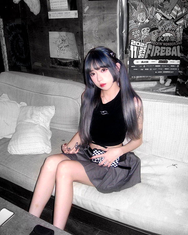 nixqq.425_ instagram image archive image