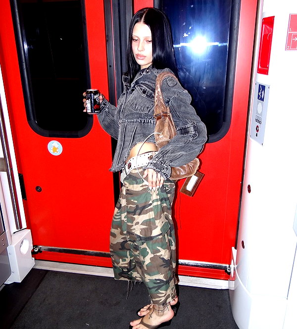 karolinaawasik instagram image archive image
