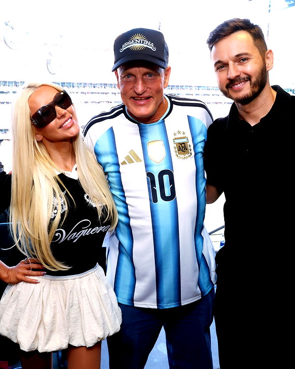 Archived image from @xtina on Instagram