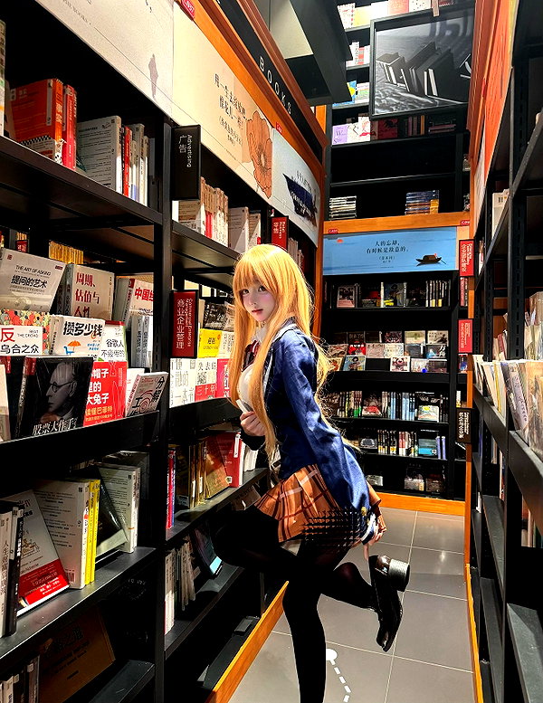 gallery_cosplayer instagram image archive image
