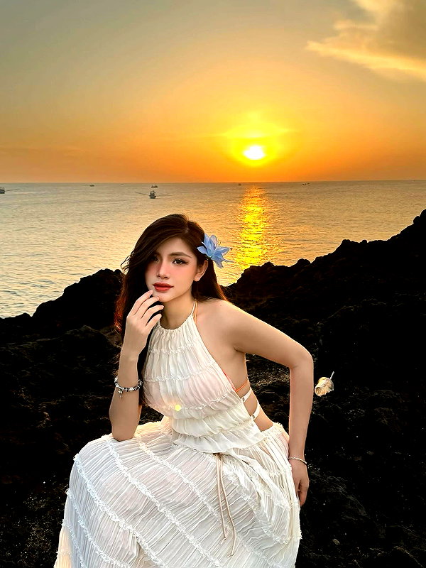lyhythuedoxinh instagram image archive image
