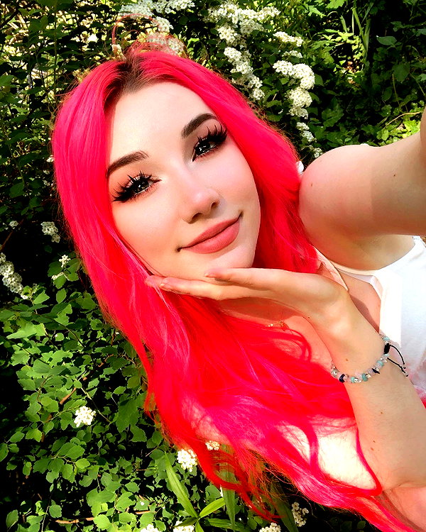danielle.mercedie instagram image archive image