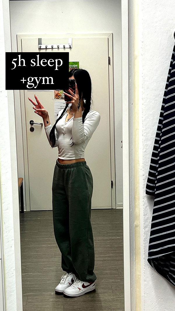cata.leyah instagram image archive image