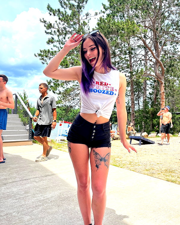 megann_eliizabeth instagram image archive image