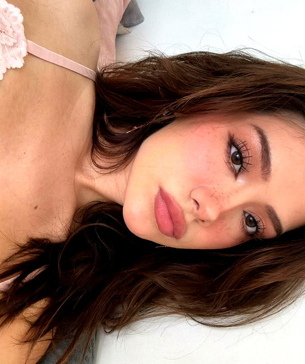baddiesessence instagram image archive image