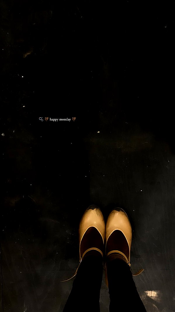 arianagrande instagram image archive image