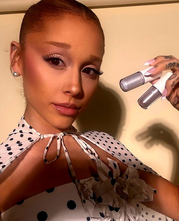 arianagrande instagram image archive image