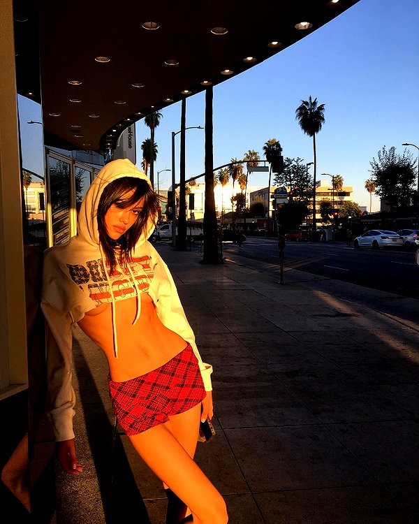leonanaomii instagram image archive image