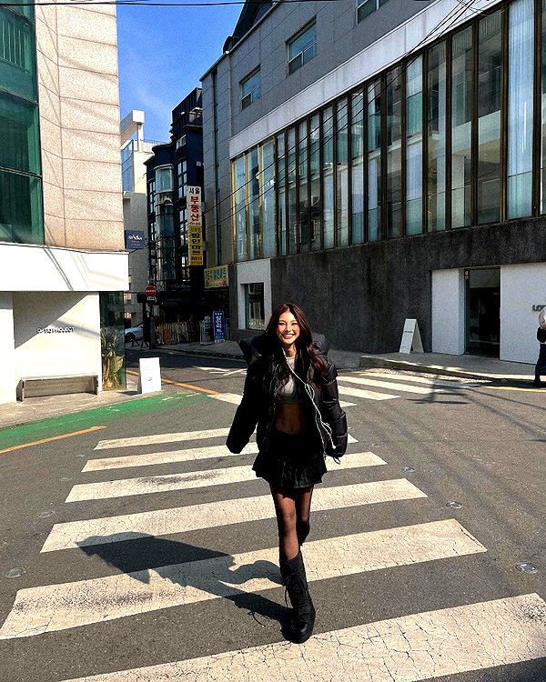 ll.lu1s instagram image archive image