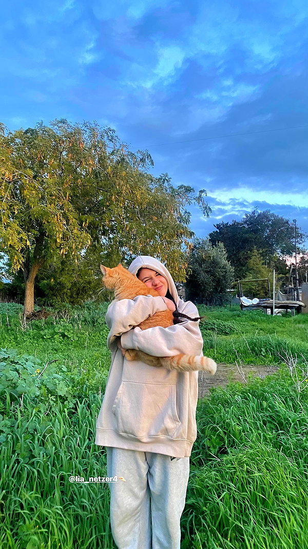 ella_netzer8 instagram image archive image