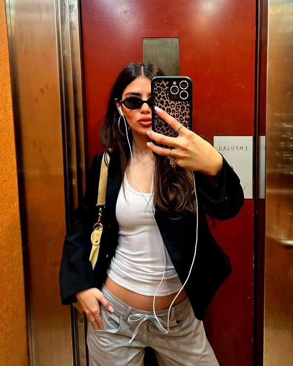 ainaratorneg instagram image archive image