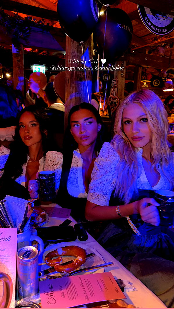 zoeliss instagram image archive image