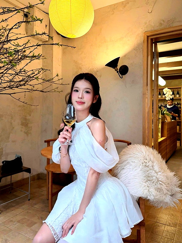 lyhythuedoxinh instagram image archive image
