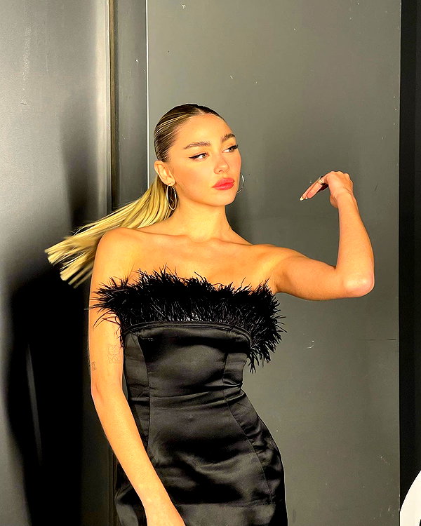 maya.keyy instagram image archive image