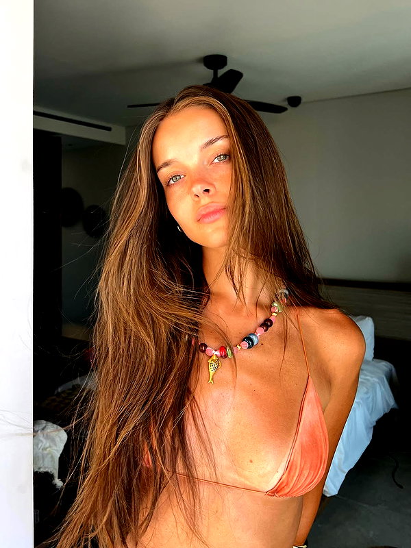 annazak12 instagram image archive image