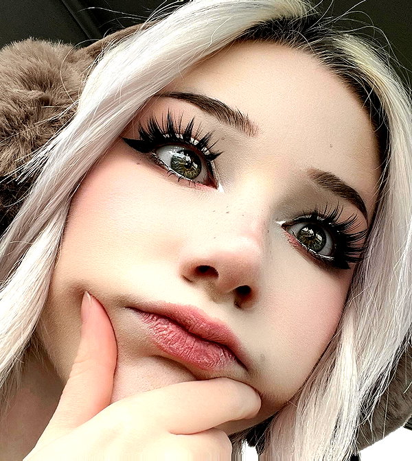 danielle.mercedie instagram image archive image