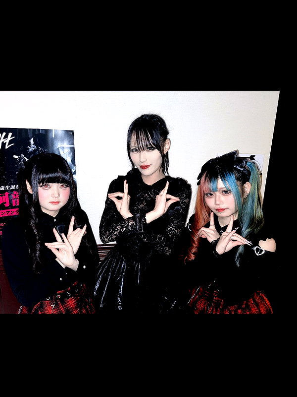 yamikumo_leisa instagram image archive image