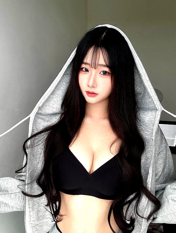 lai_931201 instagram image archive image